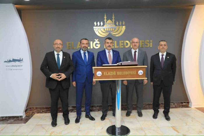 Milli Eğitim Bakanı Tekin İncelemelerini Sürdürüyor