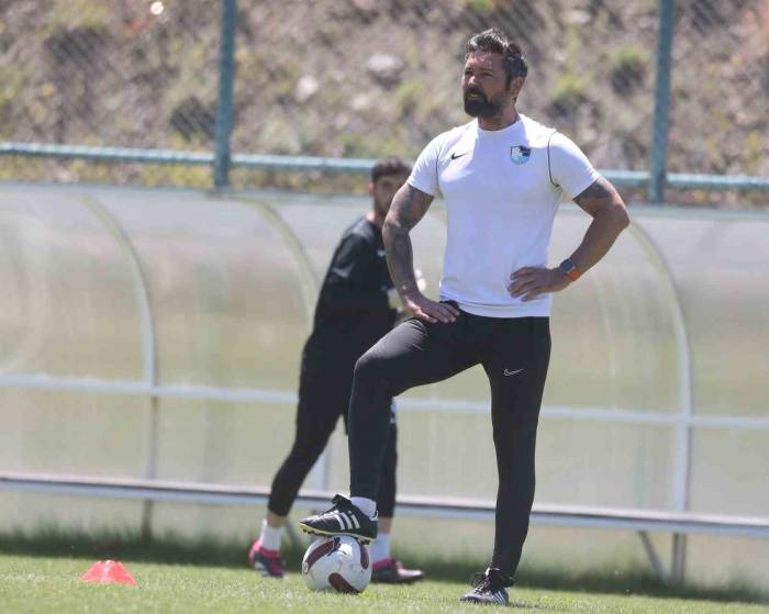 Erzurumspor Teknik Direktörü Kutlu ; Taraftarın Desteği İnanılmaz