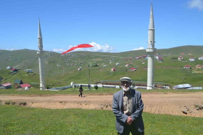 Kadırga Yaylası’na Yaptığı İki Minarenin Onun İçin Anlamı Çok Büyük