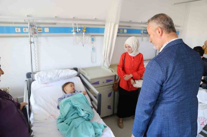19 Mayıs Geleneksel Sünnet Şöleni: 65 Çocuk Erkekliğe İlk Adımı Attı