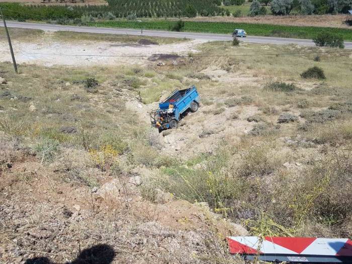 Isparta’da Pat Pat Devrildi: 2’si Çocuk 4 Yaralı
