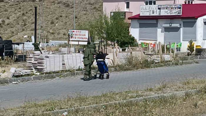 Kağızman’da Araç Altındaki Sahte Düzenek Patlatıldı