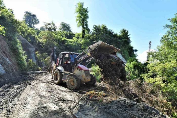 Başkan Tören: “heyelanlar Sonucu Kırsalda 60 Mahallede Kapanan 227 Yolu Ulaşıma Açtık”