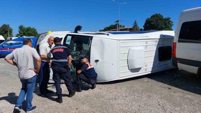 Samsun’da İşçi Servisi Minibüsü Kaza Yaptı: 19 Yaralı