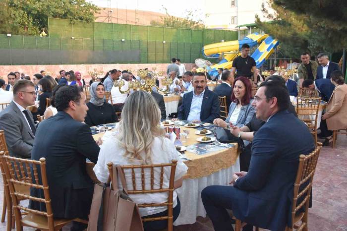 Siirt’te Tayini Çıkan Hakim Ve Savcılar İçin Veda Yemeği Düzenlendi
