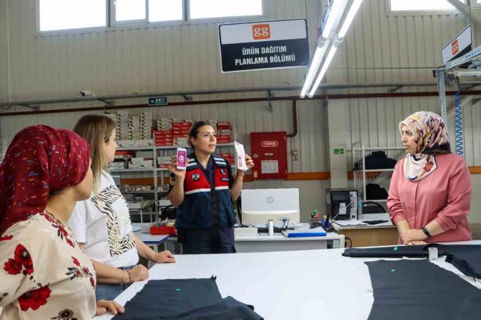 Sinop’ta İşçi Kadınlara Kades Bilgilendirmesi