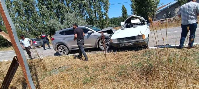 Tokat’ta Trafik Kazası: 1 Ölü 4 Yaralı