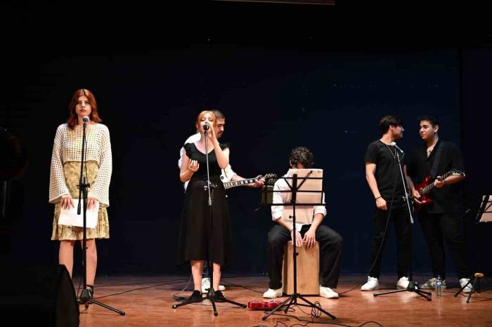 Mamak’ta Musiki Muallim Mektebi Kursiyerleri Hünerlerini Sergiledi