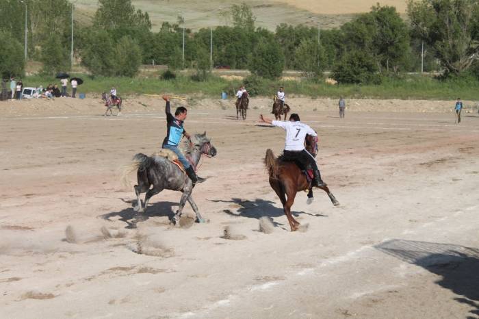 Ciritçiler Bu Kez Dede Korkut Şölenleri İçin Atları Dörtnala Sürdüler