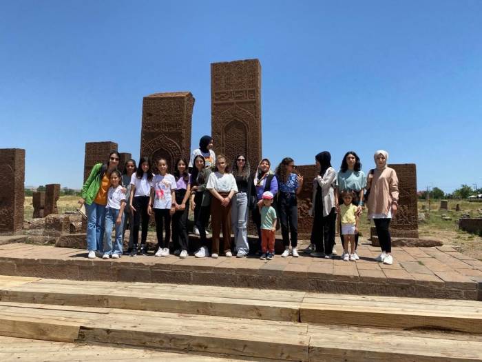 Kursiyerler Tarihi Mekanları Gezdi