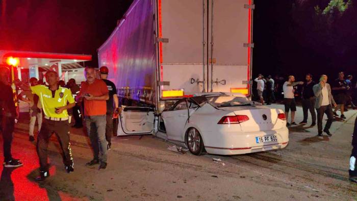 Tırın Altına Giren Otomobilin Sürücüsünün Öldüğü Kaza Kamerada