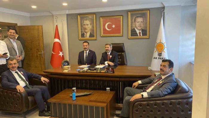 Bakan Yardımcısı Aydın, Ak Parti Teşkilatını Ziyaret Etti
