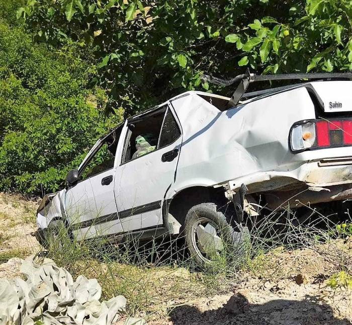 Şarampole Uçan Otomobil Sürücüsü Hayatını Kaybetti