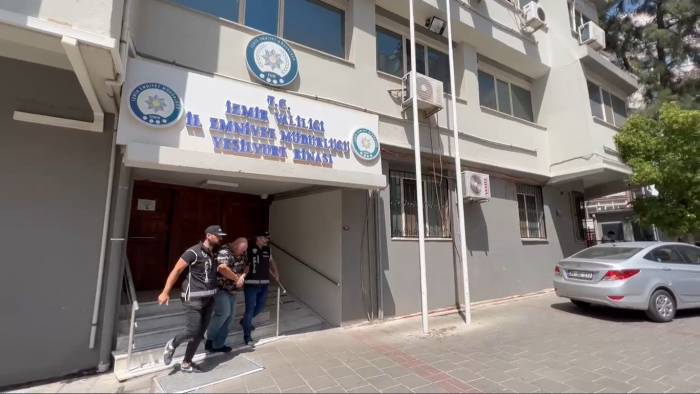 İstanbul’dan İzmir’e Sahte Para Getirerek Piyasaya Süren Zanlı Tutuklandı