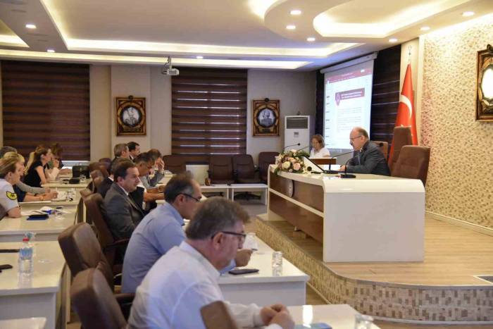 Vali Karadeniz Başkanlığında Kadına Yönelik Şiddetle Mücadele Toplantısı Yapıldı