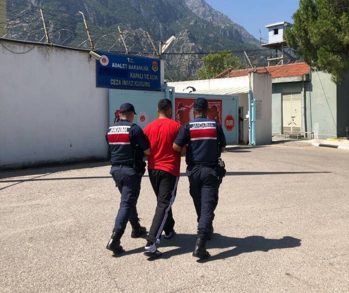 Alaşehir Ve Turgutlu’da Hapis Cezası Bulunan 2 Kişi Yakalandı