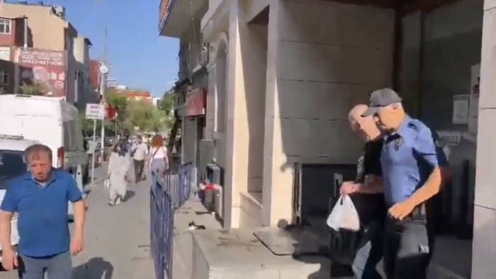 İstanbul’da Kadına Dehşeti Yaşatan Maganda Kamerada: Aracına Yumruk Ve Tekmeyle Saldırdı