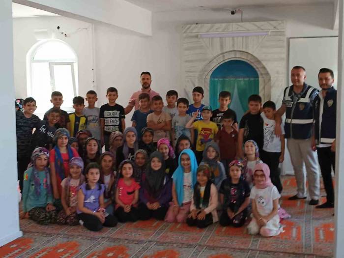 Öğrencilere Siber Güvenlik Ve Sosyal Medya Kullanımı Semineri