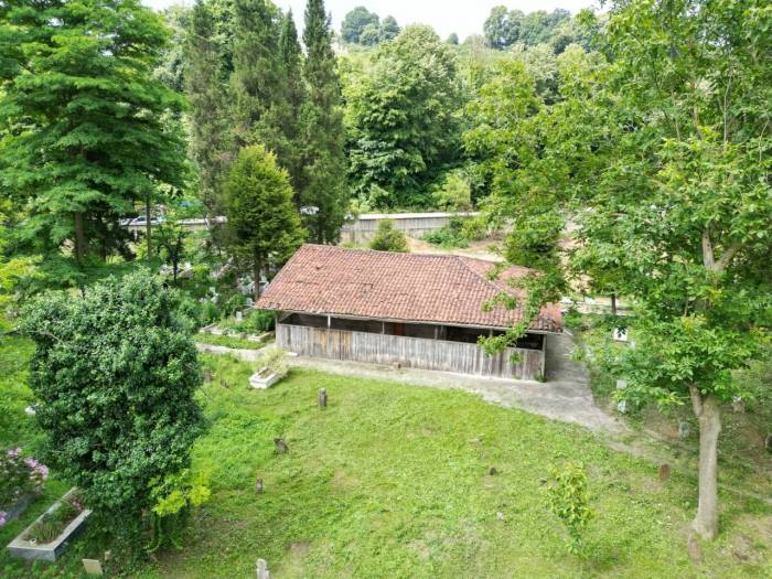 Mezarlık İçinde Unutulan Tarih, Koruma Altına Alınacağı Günü Bekliyor