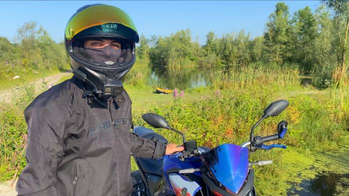 Trafik Polisinden Hız Yapan Motosikletli Gence Baba Öğüdü: "ölürsen Anne Ve Babana Ne Diyeceğiz?"
