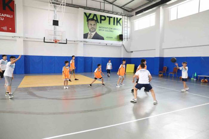 Adana Yüreğir Yaz Spor Okulları 9 Bin 200 Çocuğa Eğitim Veriyor