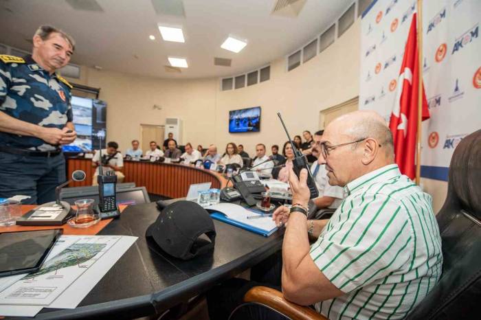 İzmir’de 360 Personelle 23 Farklı Afet Senaryosu