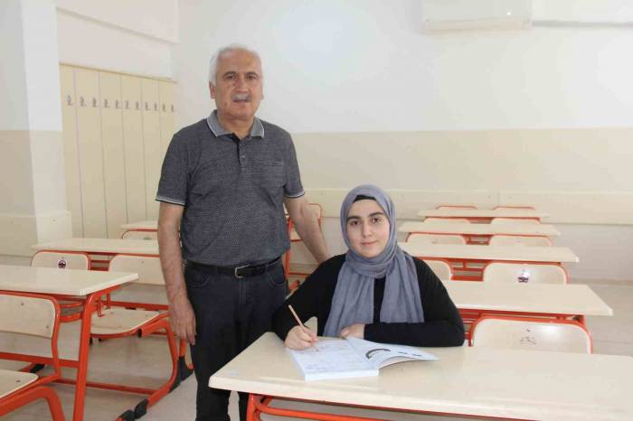 Deprem Enkazından Zirveye