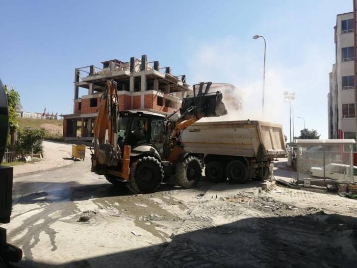 Bilecik’te Yaşanan Feci Kaza Sonrası İl Özel İdaresi Ekipleri Temizlik Çalışması Yaptı
