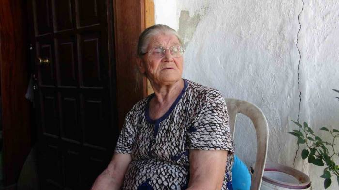 Yaşlı Kadından Evini Soyan Hırsızlara Çağrı