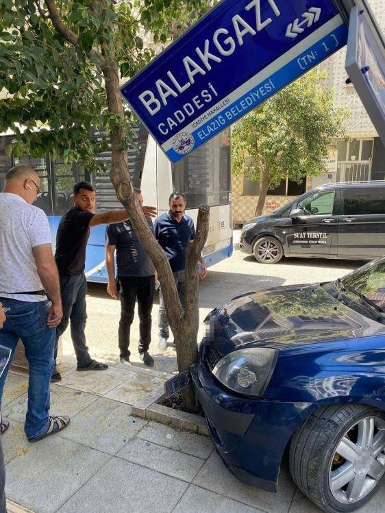 Yolcu Otobüsü İle Otomobil Çarpıştı: 1 Yaralı