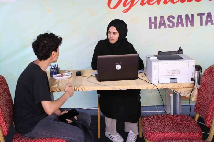 Gaziosmanpaşa Belediyesinden Üniversite Adaylarına Ücretsiz Danışmanlık Hizmeti