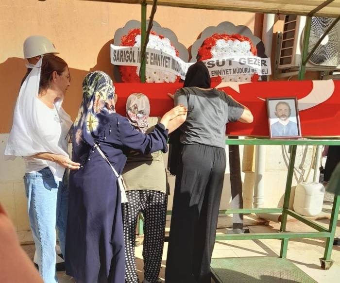Kalp Krizinden Hayatını Kaybeden Polis Manisa’da Toprağa Verildi