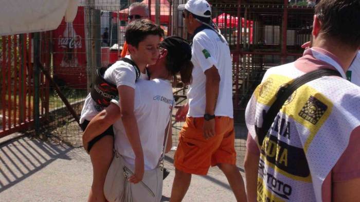 Minik Yarışçılar Kaza Yaptı, Annesi Gözyaşlarına Boğuldu