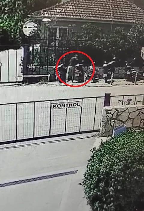 Motosiklet Hırsızlığı Güvenlik Kamerasında