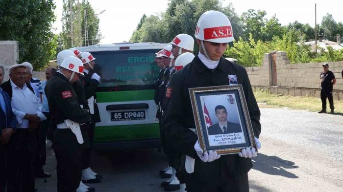 Şehit Enes Kırmızıkoç Gözyaşları Arasında Son Yolculuğuna Uğurlandı