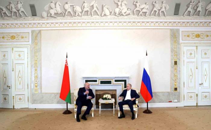Putin, Belarus Devlet Başkanı Lukaşenko İle Bir Araya Geldi