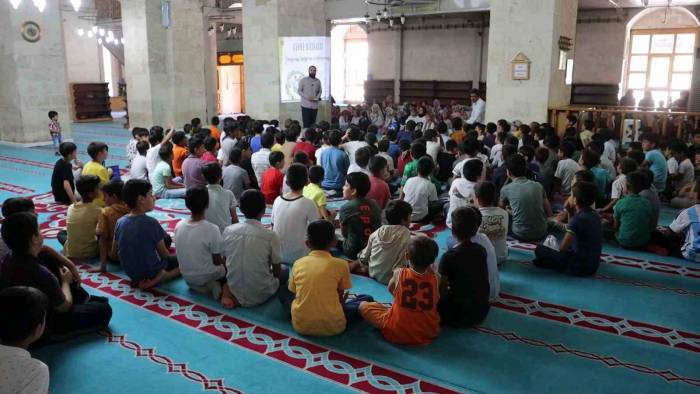 Diyarbakır’da Camilerde Çocuklar Eğlenerek Öğreniyor