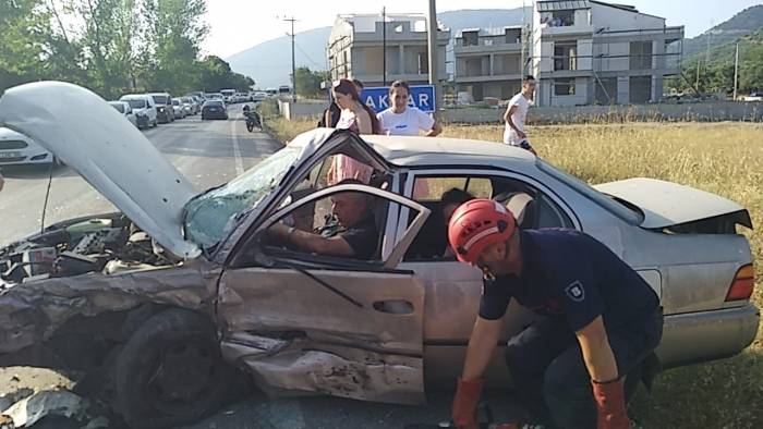 Erdek’te Trafik Kazası: 6 Yaralı