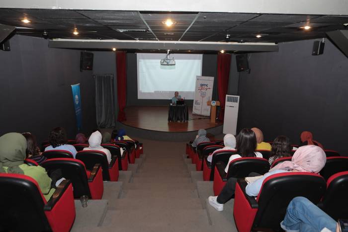 Genç Atölye’de Bilim Kurgu Filmleri Konuşuldu