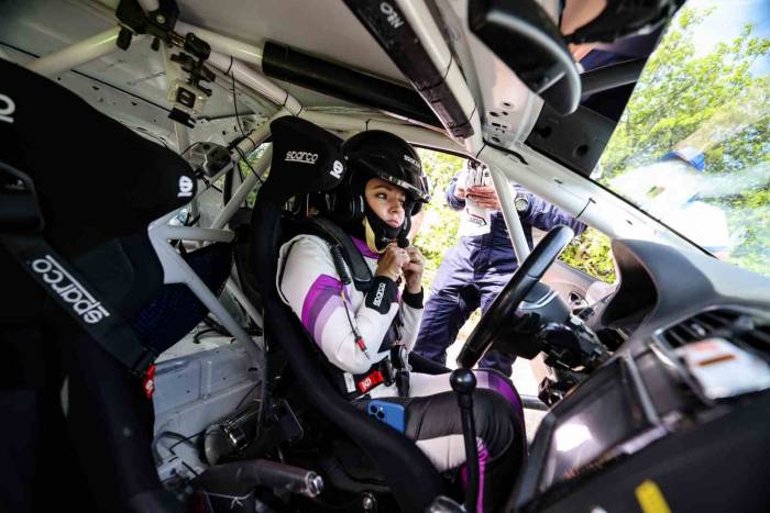 Türkiye’nin İlk Engelli Ralli Pilotu Pistlerde Engel Tanımıyor