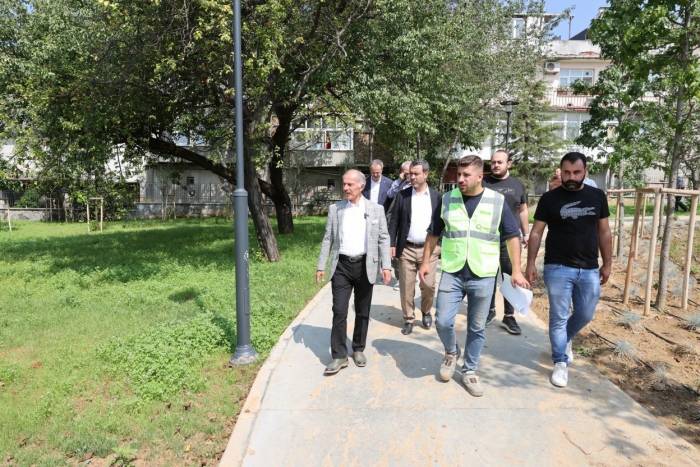 Bayrampaşa Millet Bahçesi Hizmet İçin Gün Sayıyor