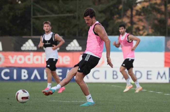 Beşiktaş, Tirana Maçı Hazırlıklarını Sürdürdü