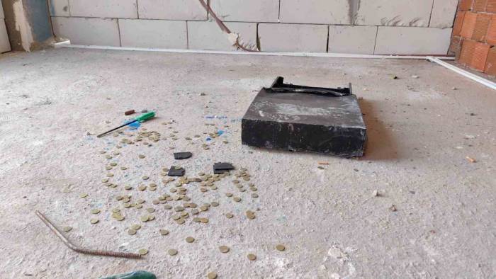 Çalınan Yazar Kasa İnşaatta Parçalanmış Halde Bulundu