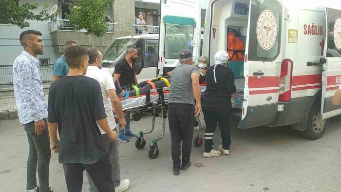 Otomobil İle Motosiklet Çarpıştı: 1 Yaralı