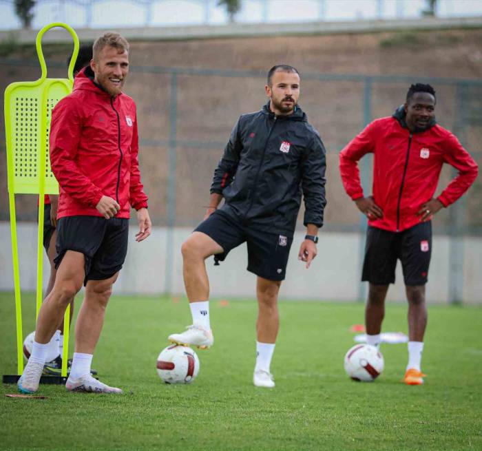 Sivasspor Günü Tek İdmanla Tamamladı
