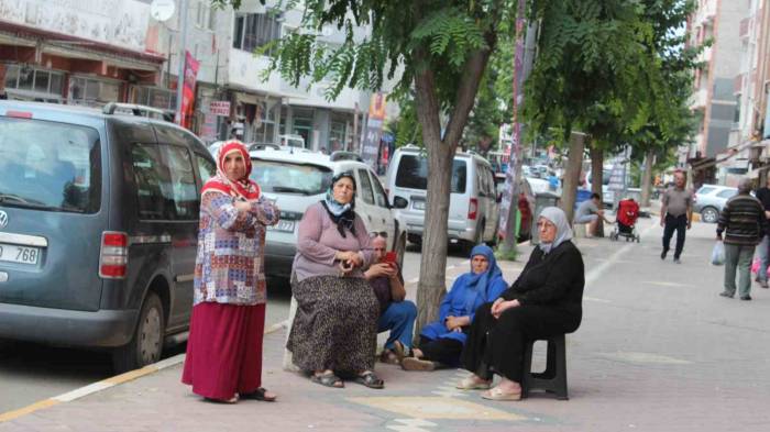Iğdır’da Site Sakinlerinden Evleri İçin Sahte Rapor Çıkartıldığı İddiası