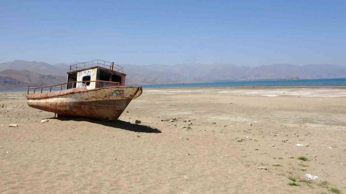 Van Gölü’ndeki İyileşme Kısa Sürdü: Su Tekrar Çekilmeye Başladı