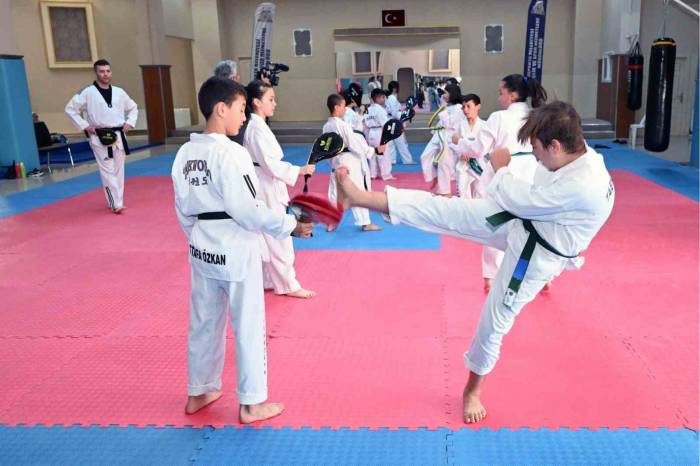 Isparta Belediyesi Yaz Spor Kursuları Yoğun İlgi Görüyor