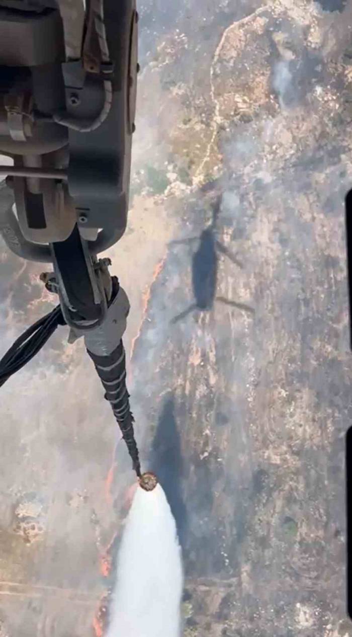Yangın Söndürme Helikopterinden Alevlere ’nokta Atışı’