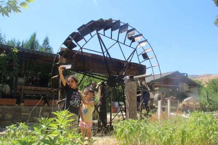 Türünün Son Örneği Su Dolabı 80 Yıldır Dönüyor
